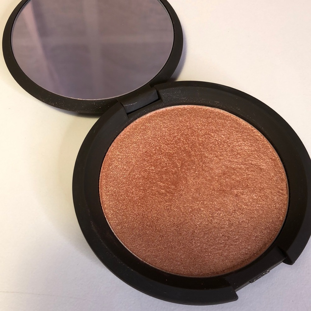 Becca rose gold highlighter
